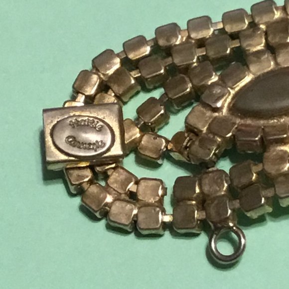 Antique Hattie Carnegie white milk glass beaded bracelet w/ safety chain - Picture 16 of 16